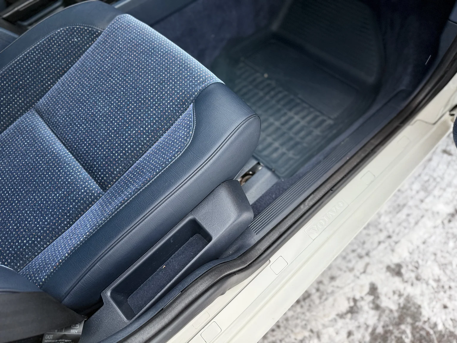 Interior image of 1994 Volvo 850 2.5 SE (40)