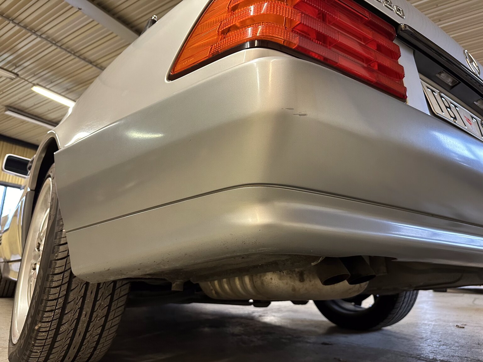 Exteriörbild på 1993 Mercedes-Benz SL 320 (38)