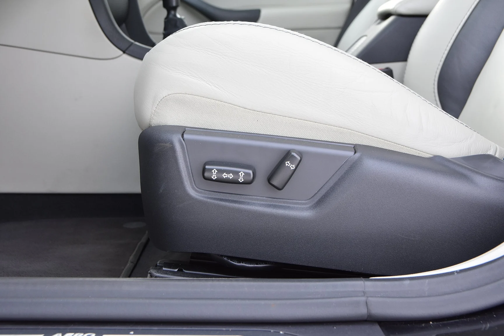 Interior image of 2014 Saab 9-3 Aero Hirsch Edition (7)