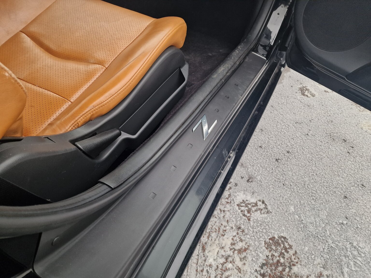 Interior image of 2004 Nissan 350Z