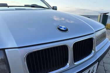 Exterior image of 1993 BMW 325 I CABRIO 