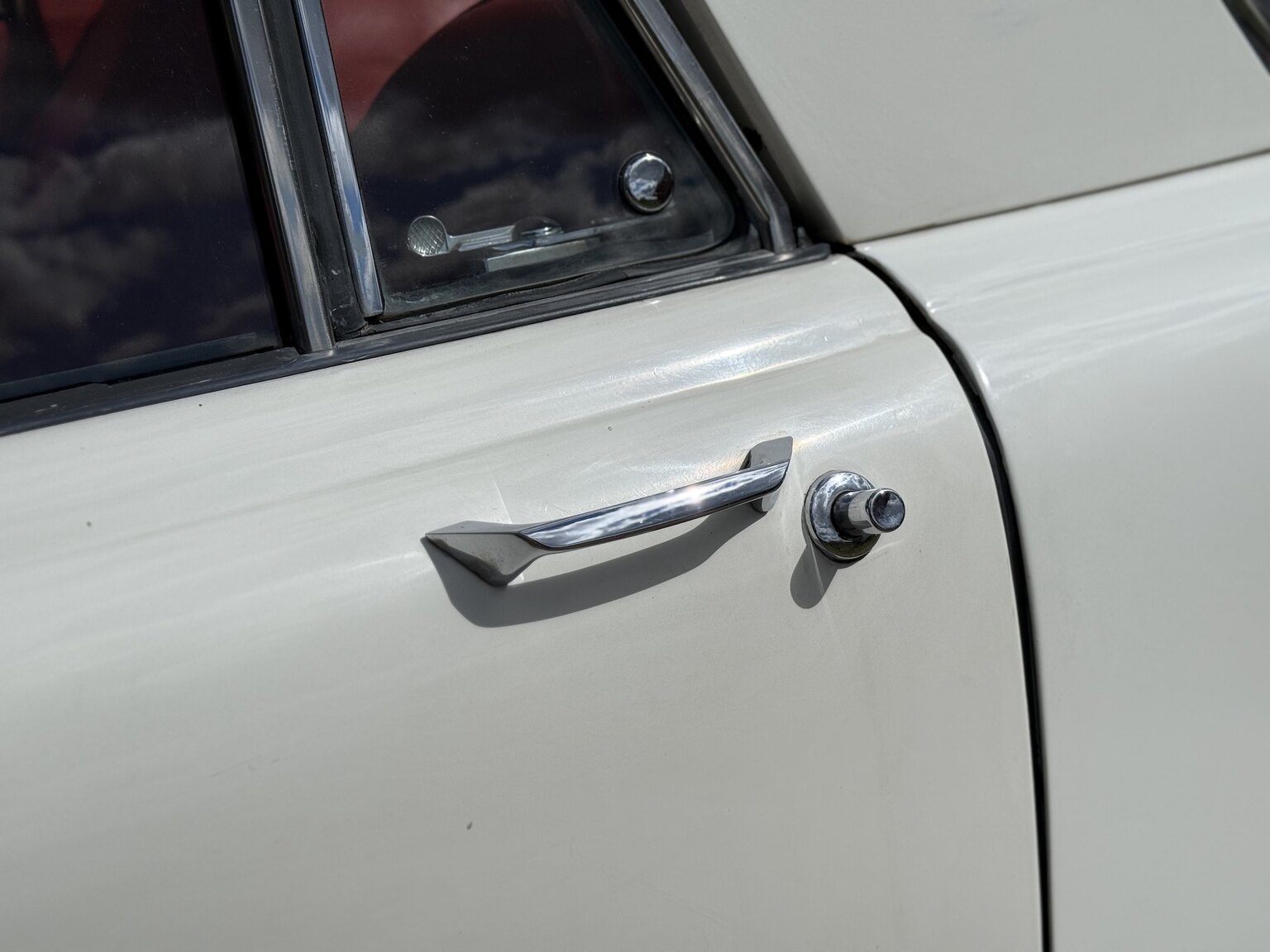 Exterior image of 1967 Rover 2000 TC 2.0 OHC