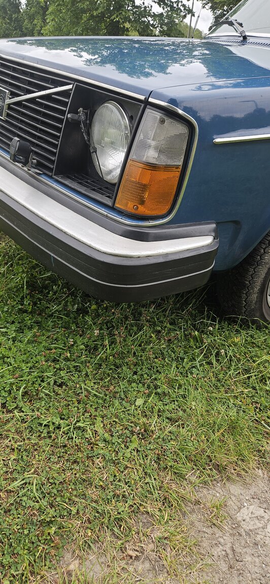 Exteriörbild på 1977 Volvo 242