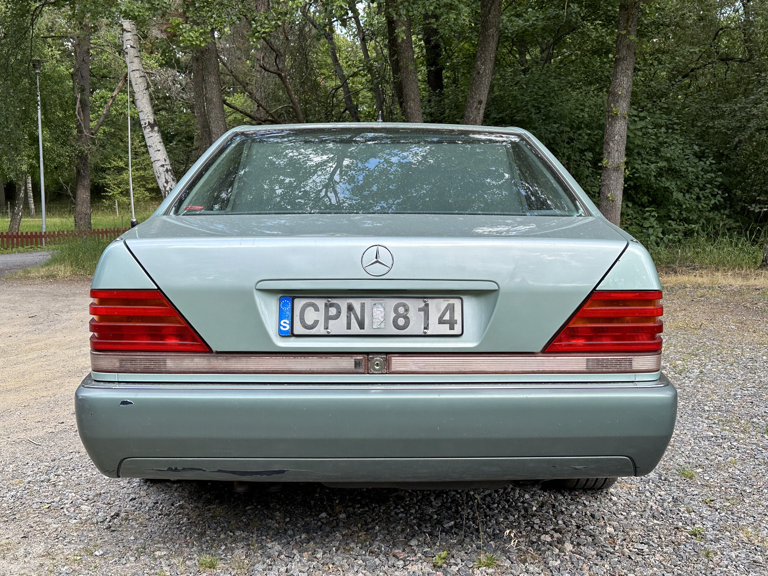 Exterior image of 1992 Mercedes 300 SE (10)