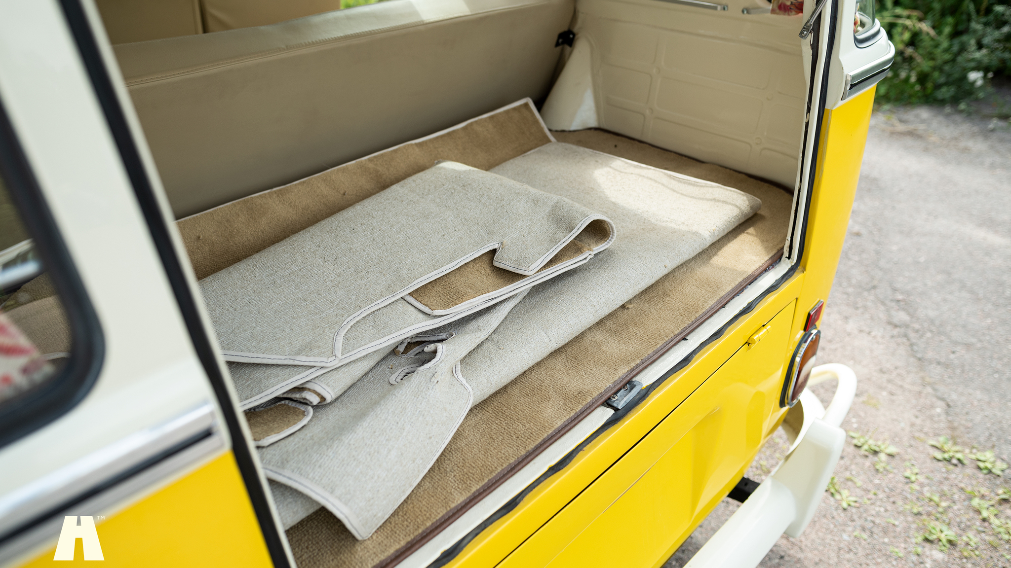 Interiörbild 1974 Volkswagen T1 Split Window  