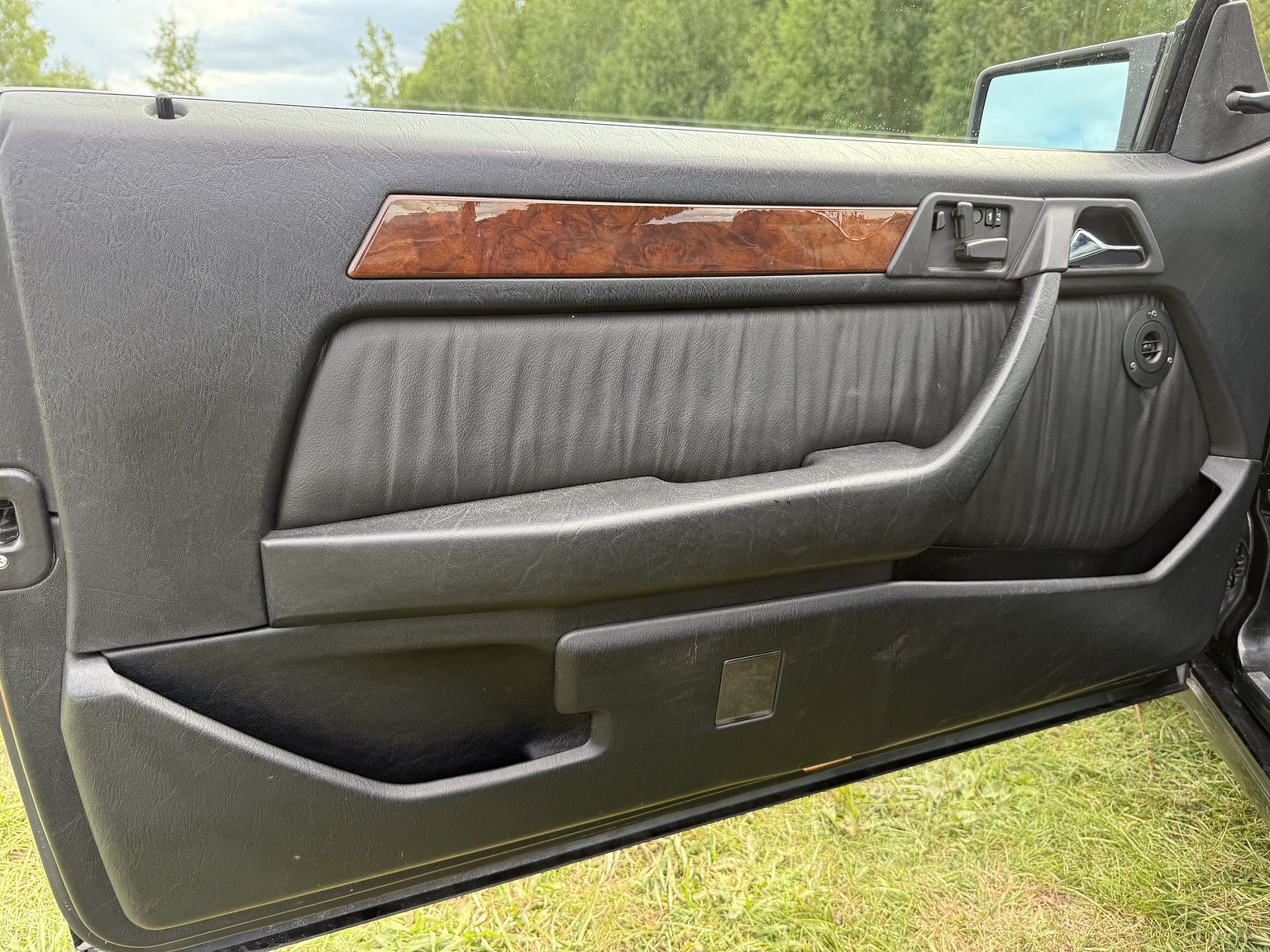 Interior image of 1990 Mercedes-Benz 300CE-24