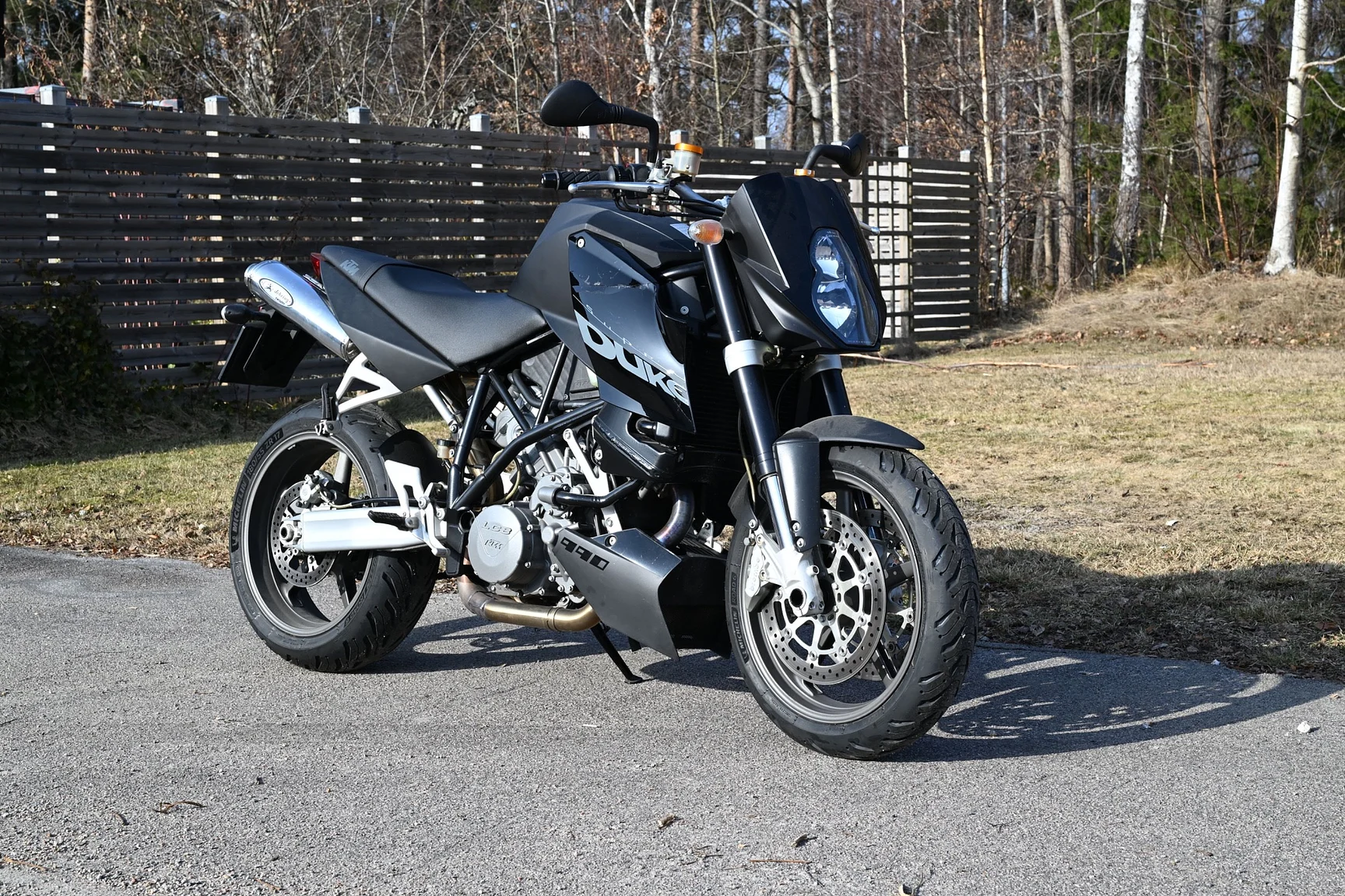 Exteriörbild på 2005 KTM 990 Super Duke (4)