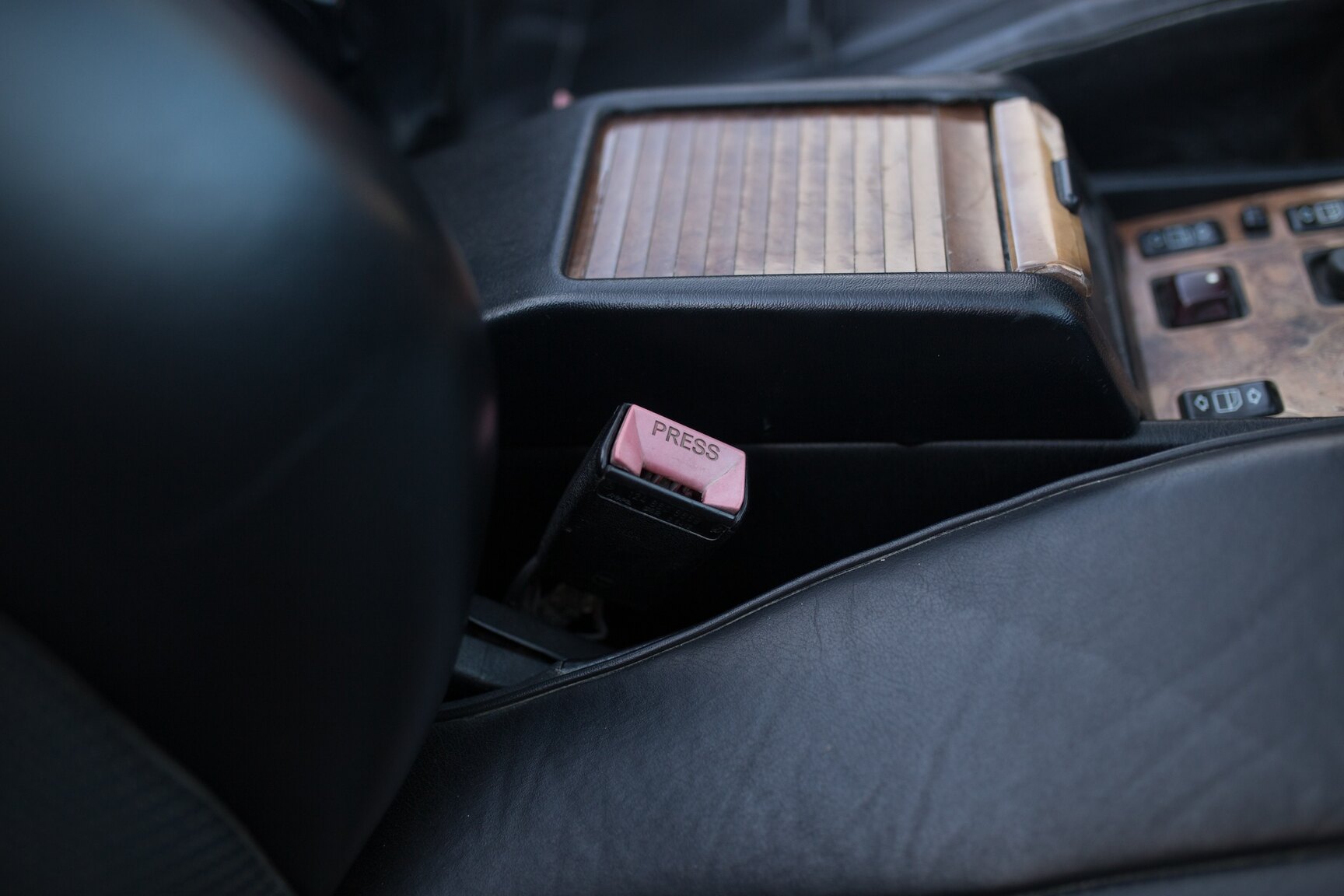 Interior image of 1993 Mercedes-Benz 300 CE-24 Cabriolet