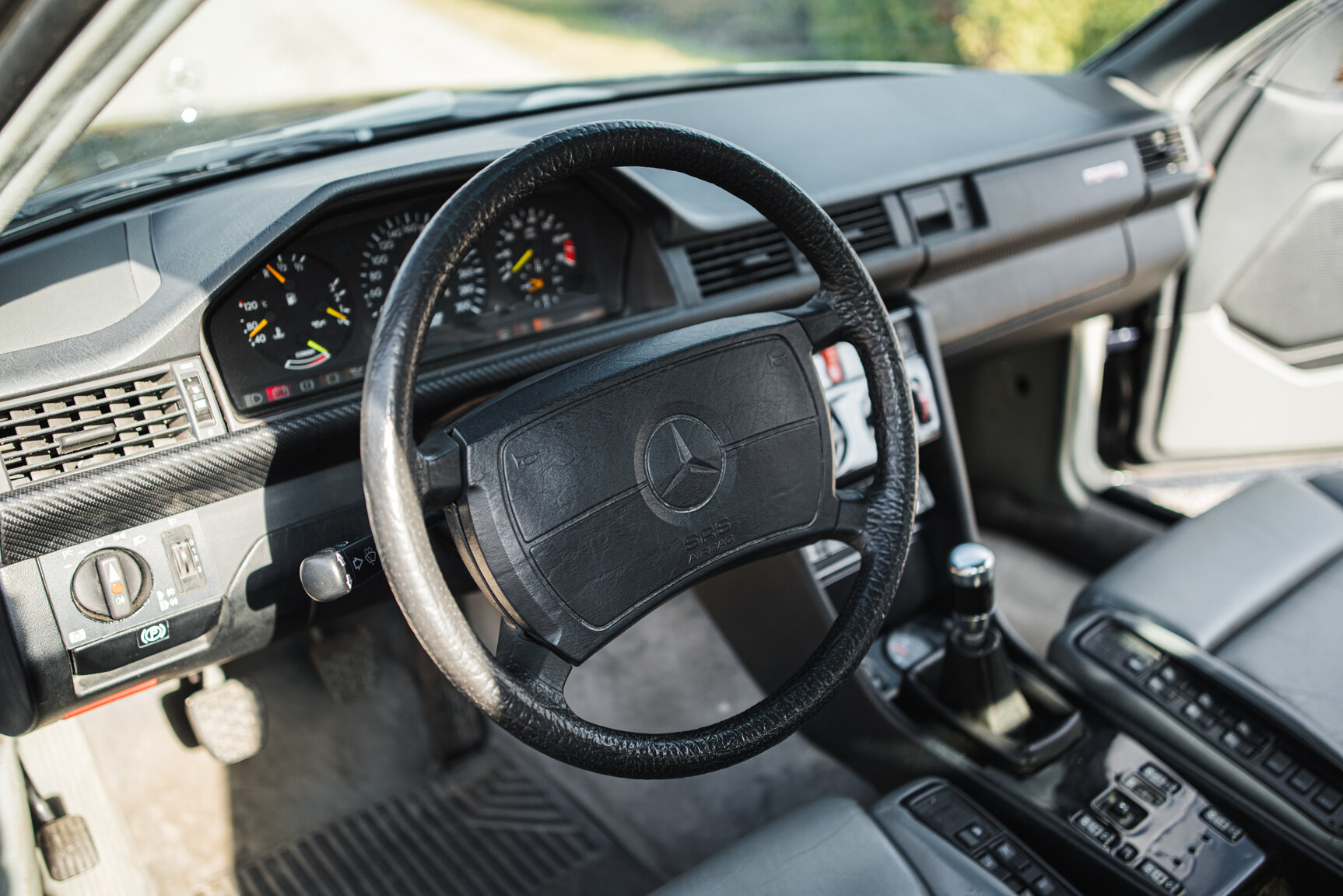 Interior image of 1989 Mercedes-Benz 300 CE Koenig Specials