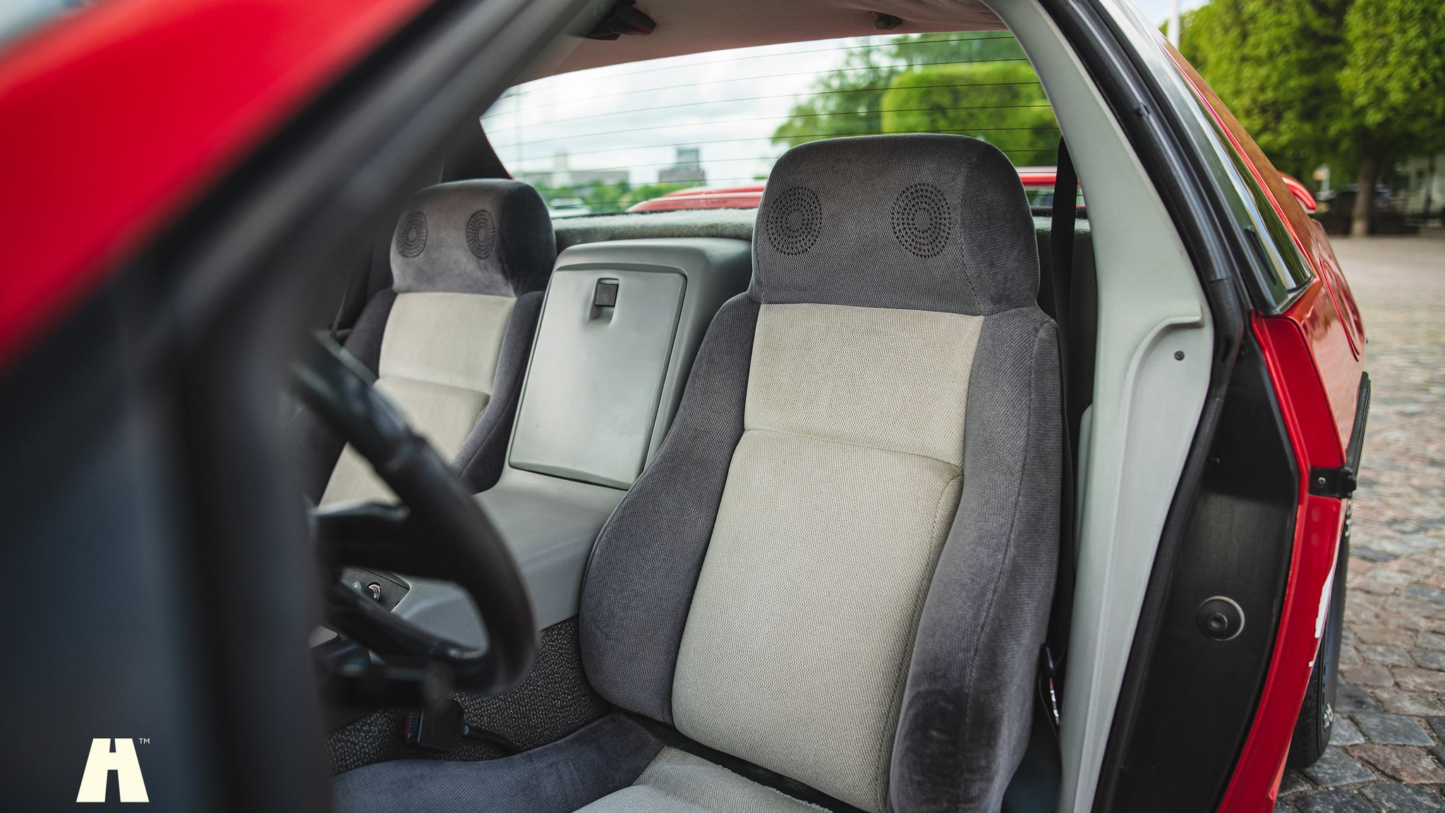 Interior image of 1985 Pontiac Fiero GT (4)