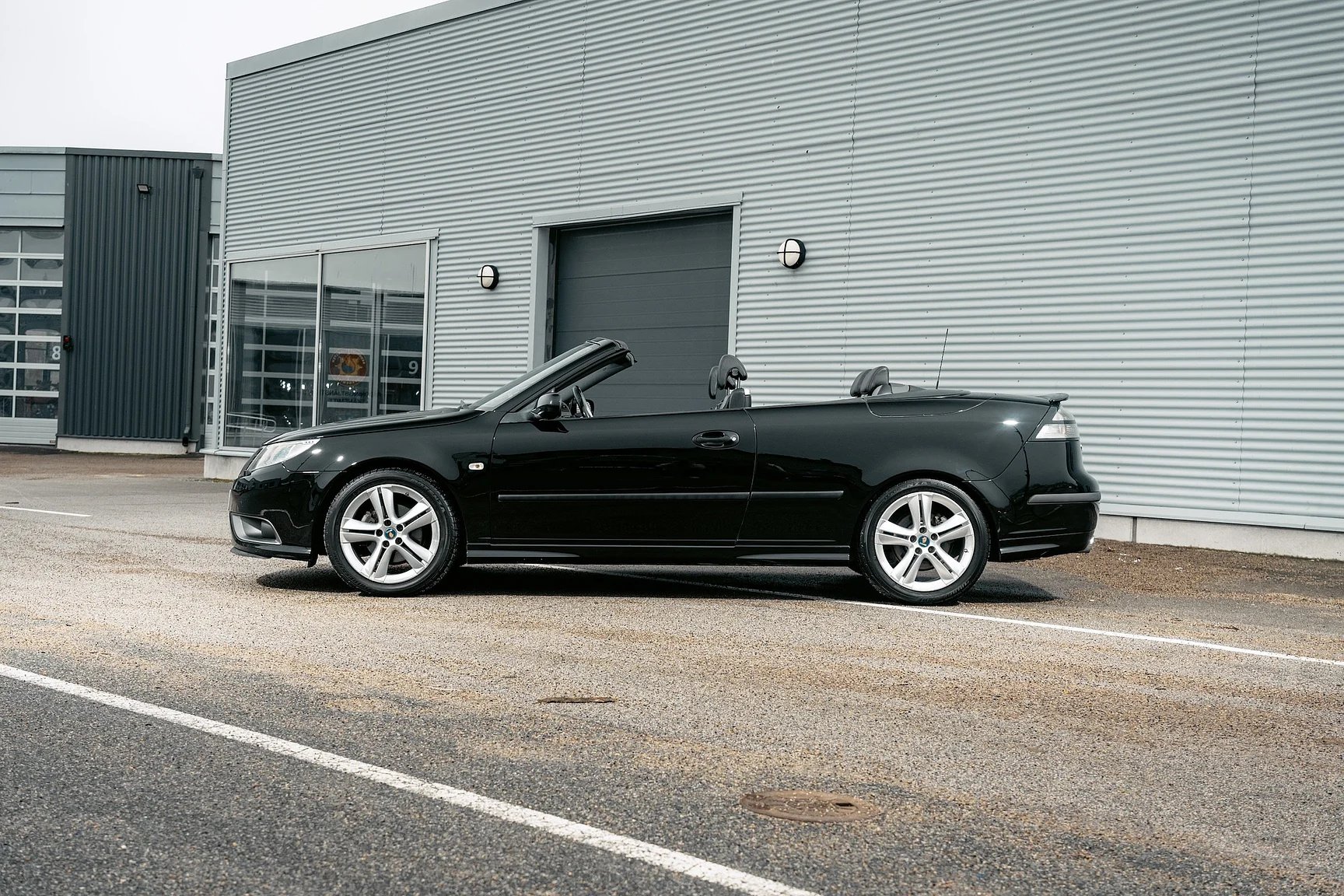 Exterior image of 2004 SAAB 9-3 Aero 2.0T Cabriolet (8)