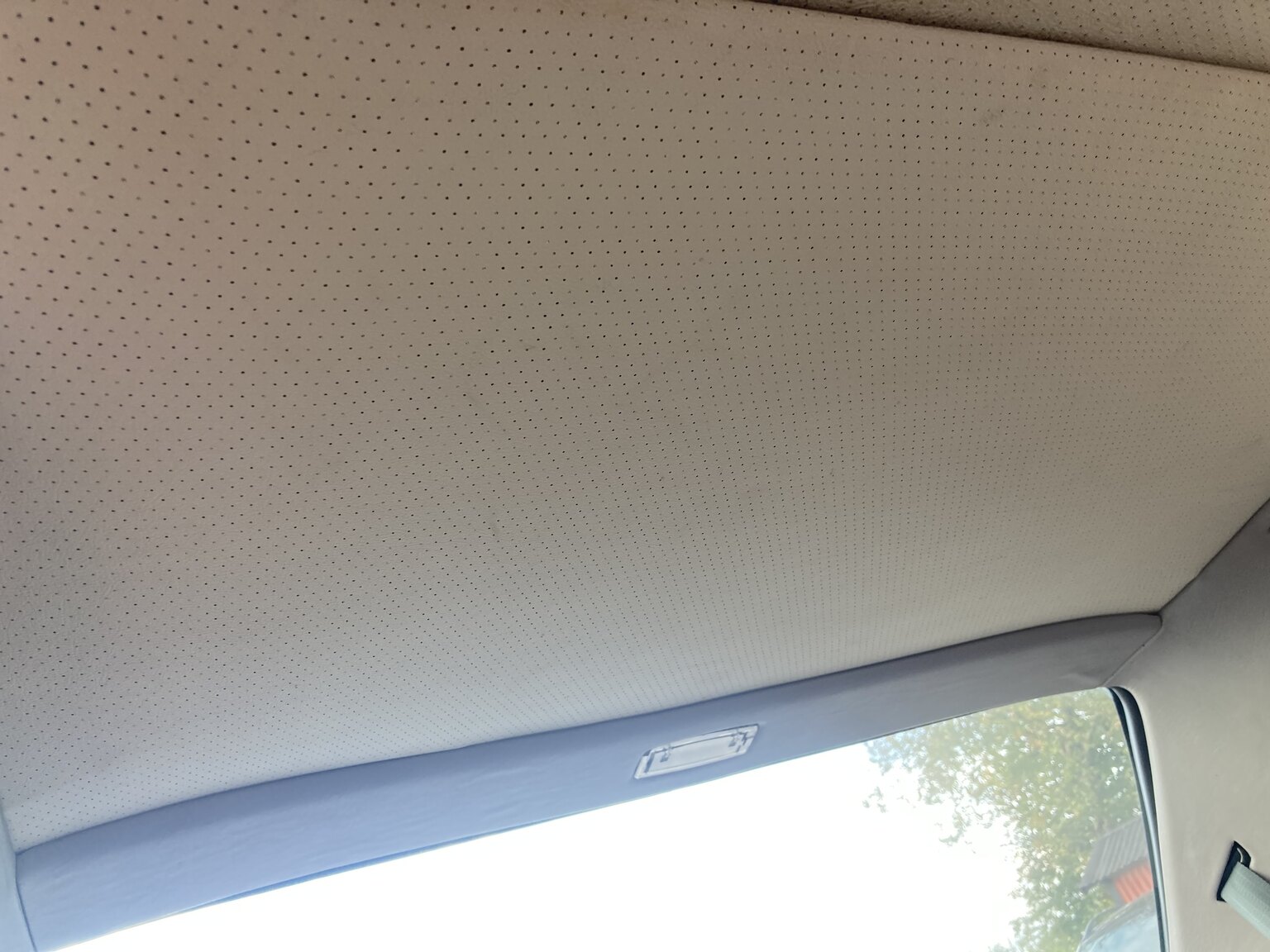 Interior image of 1973 Mercedes-Benz 450 SLC (48)