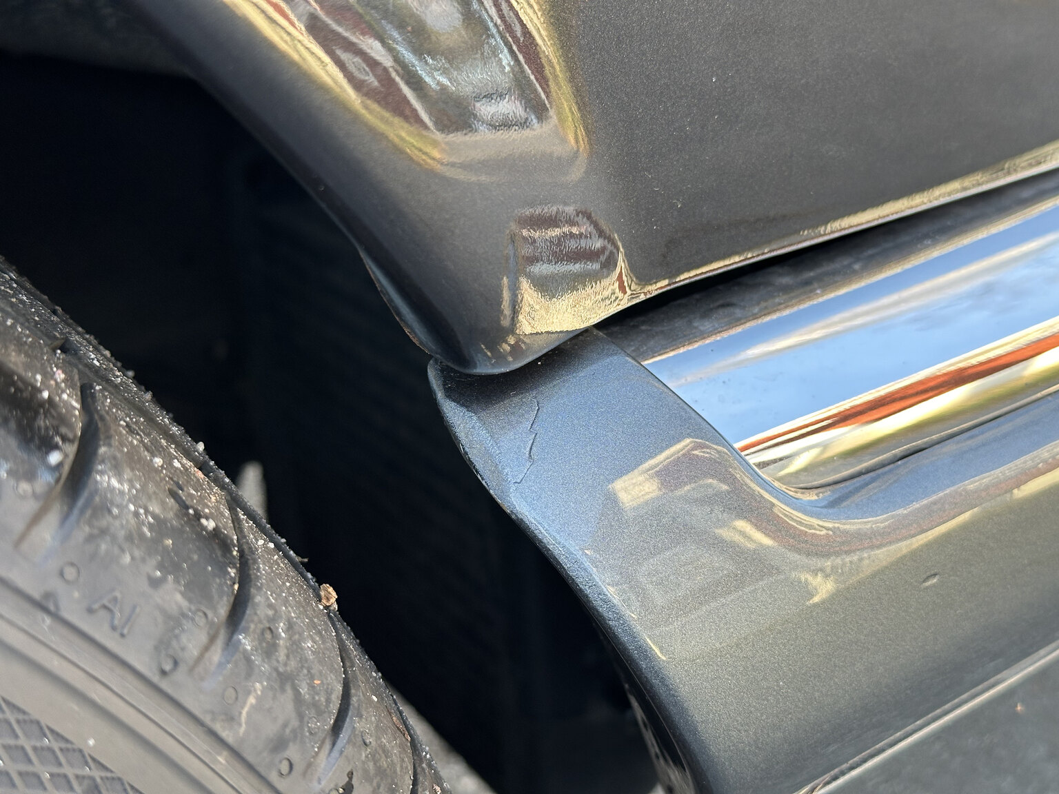 Exteriörbild på 1988 Mercedes 560 SEC