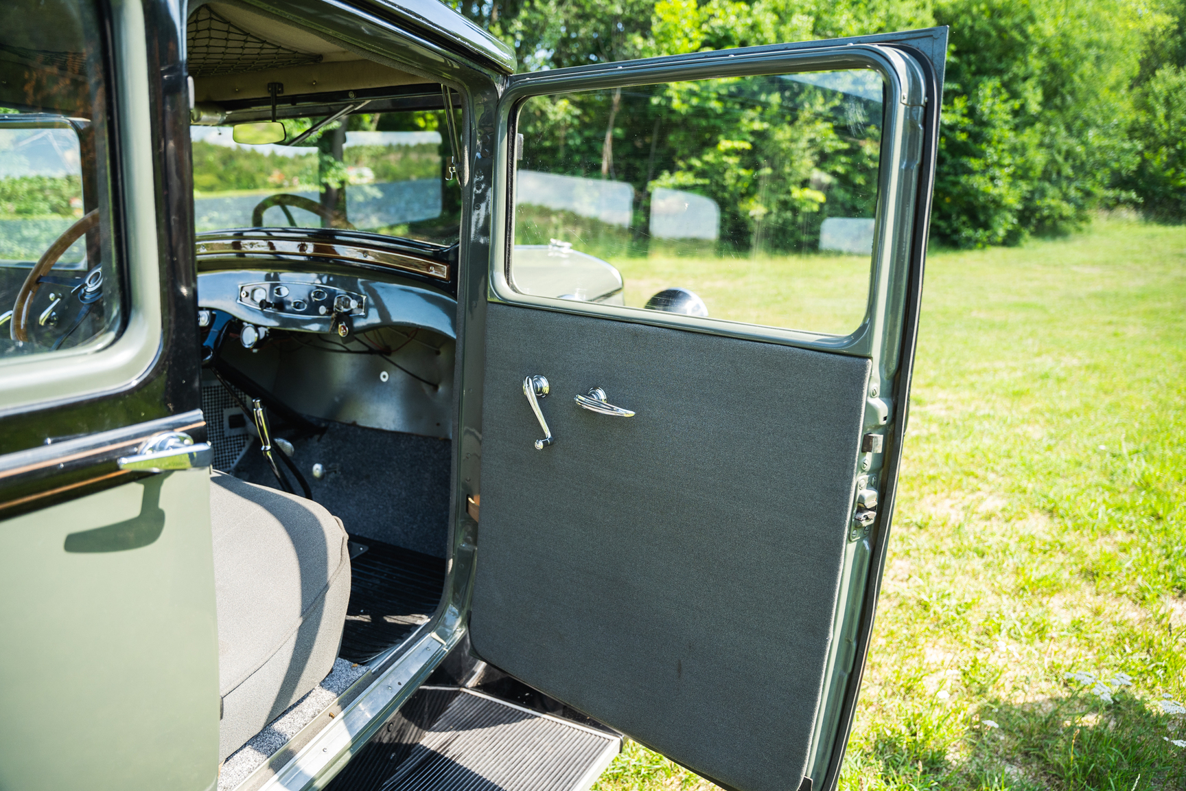 Interior image of 1929 Dodge Brother Six (6)