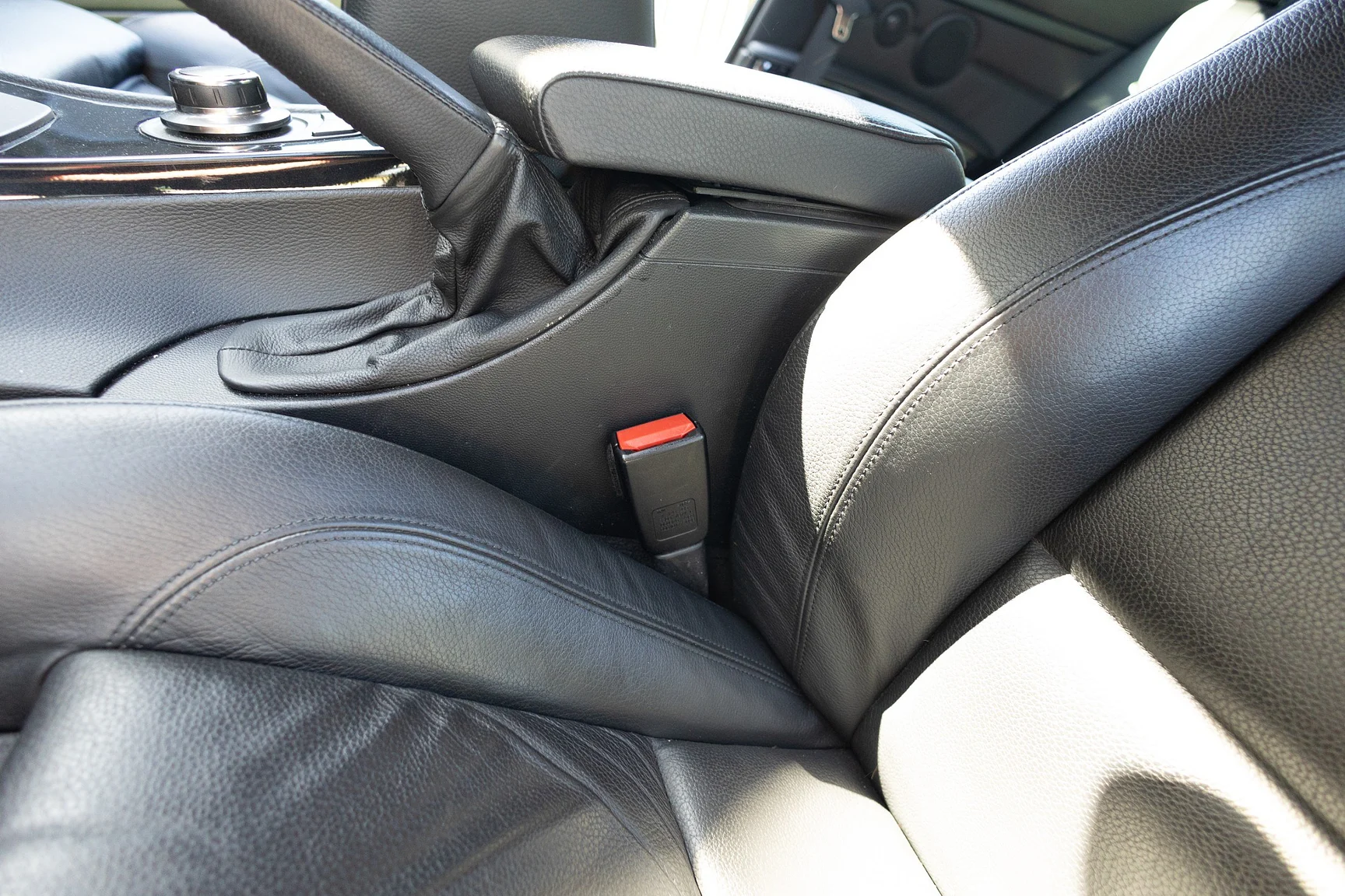 Interior image of 2007 BMW 335i Coupé (54)