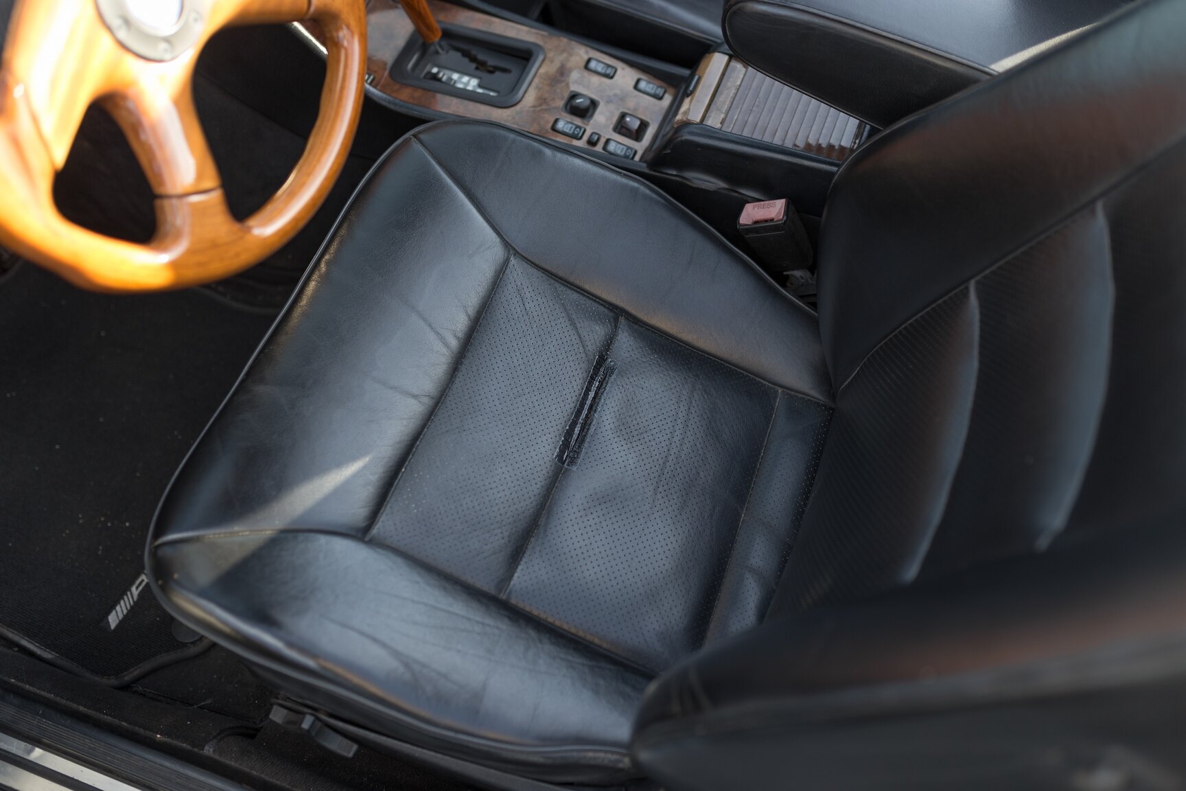 Interior image of 1993 Mercedes-Benz 300 CE-24 Cabriolet