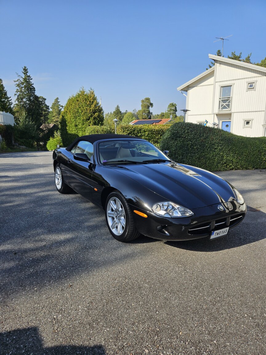 Exteriörbild på 1998 Jaguar XK8 Cabriolet