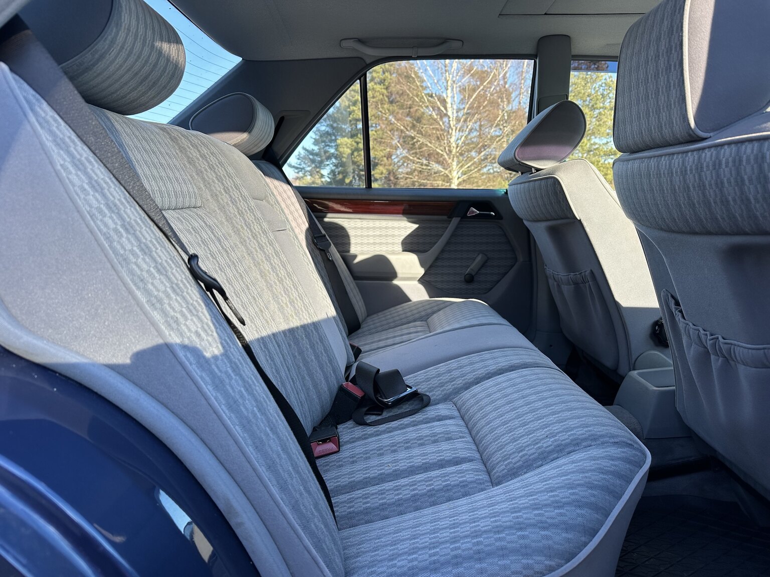 Interior image of 1991 Mercedes-Benz 230 E 