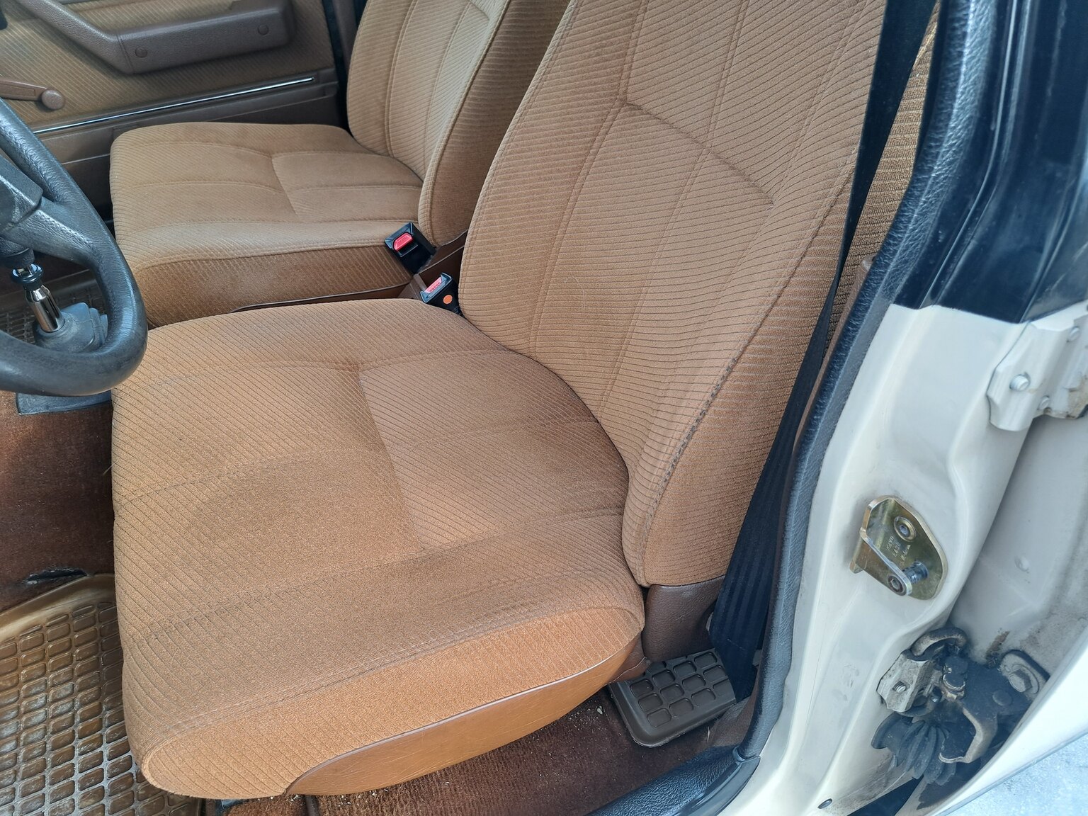 Interiörbild 1988 Volvo 240 GL