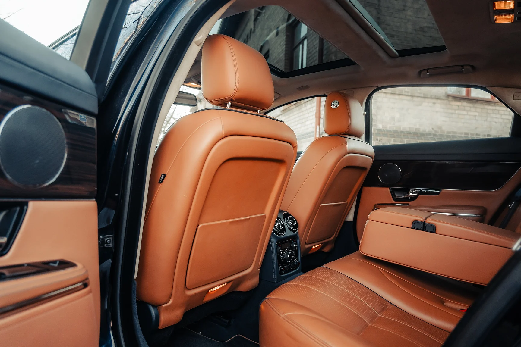 Innenraumfoto von 2012 Jaguar XJ (23)