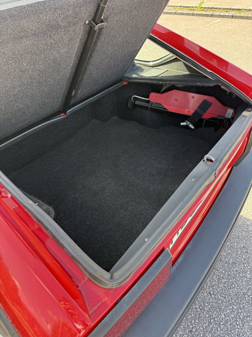 Interior image of 1986 Alfa Romeo Alfetta GTV 2.0