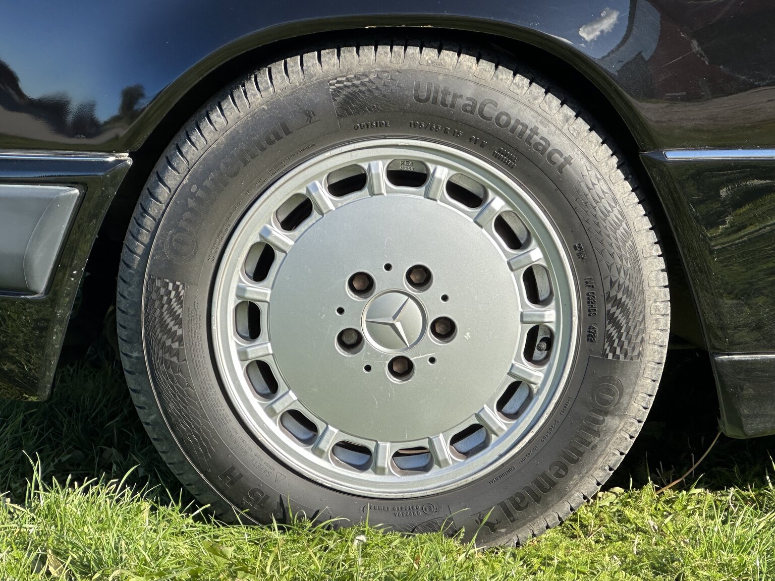 Aussenfoto 1990 Mercedes-Benz 300 CE 24V (21)