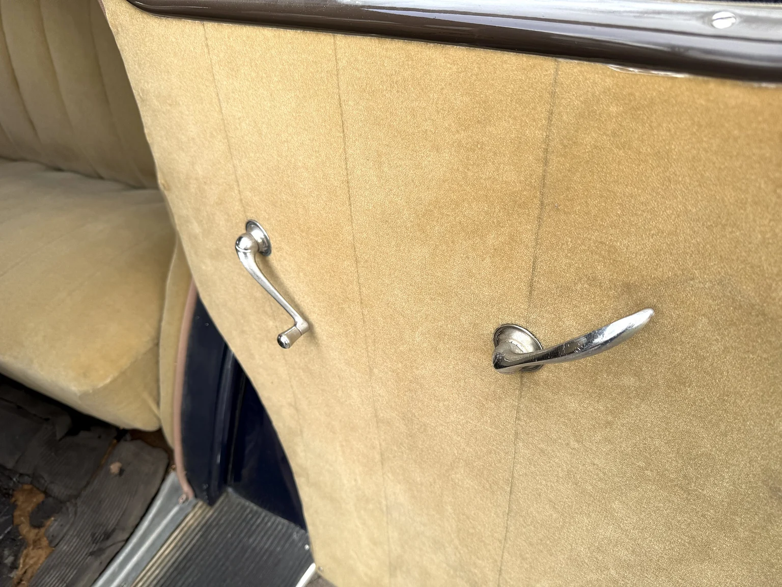 Interior image of 1936 Ford 214A Fordor (54)