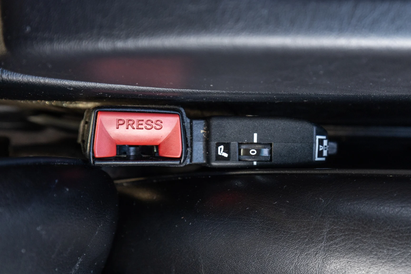 Interior image of 1989 Mercedes-Benz 560 SEL (48)