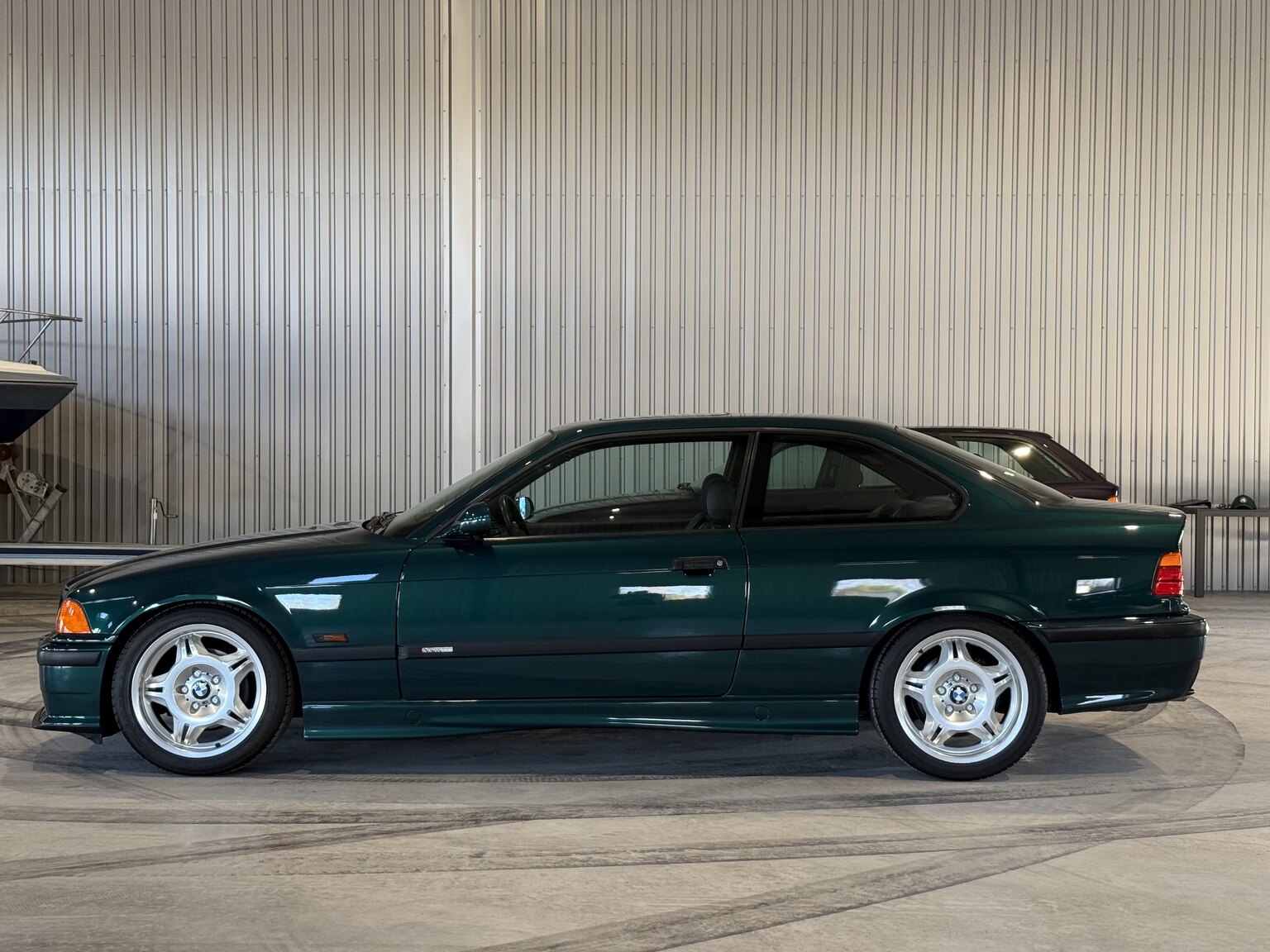 Exteriörbild på 1995 BMW 325i Coupé AVUS Edition "No Reserve Auction"