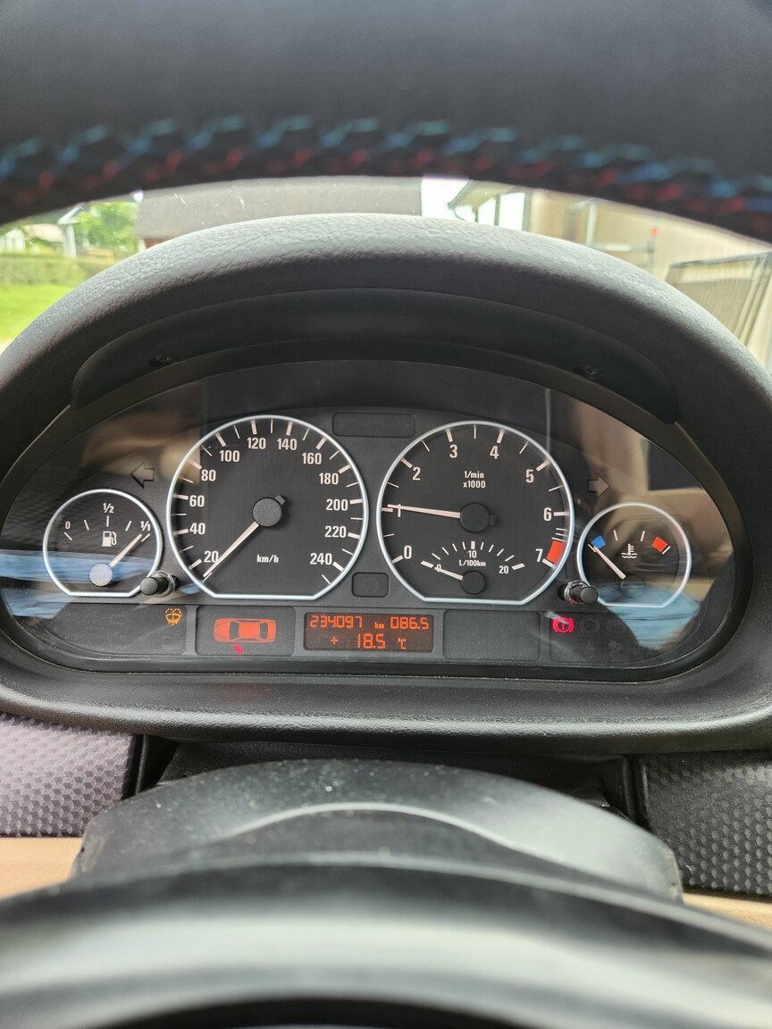 Interior image of 2002  BMW 330Ci 