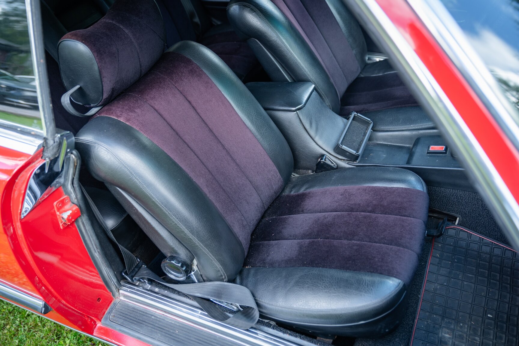 Interiörbild 1975 Mercedes-Benz 350 SLC