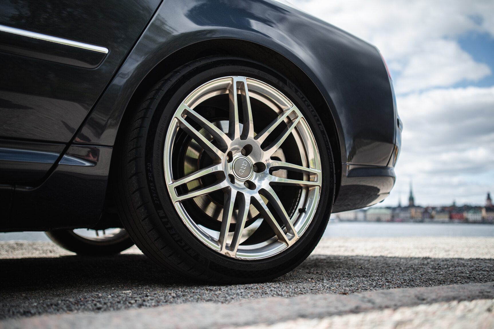 Exterior image of 2009 Audi S8 5.2 V10 FSI Quattro