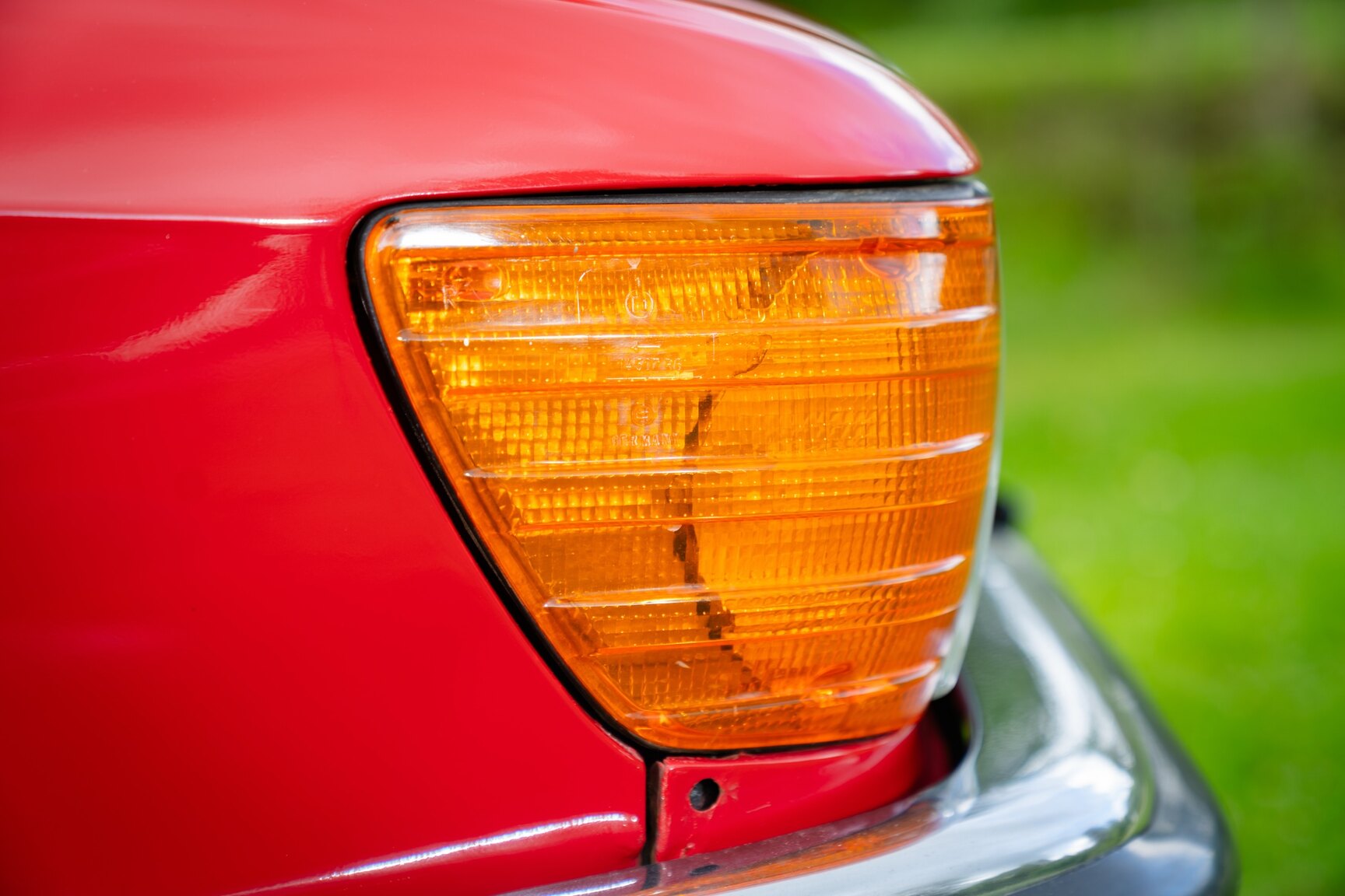 Exterior image of 1975 Mercedes-Benz 350 SLC