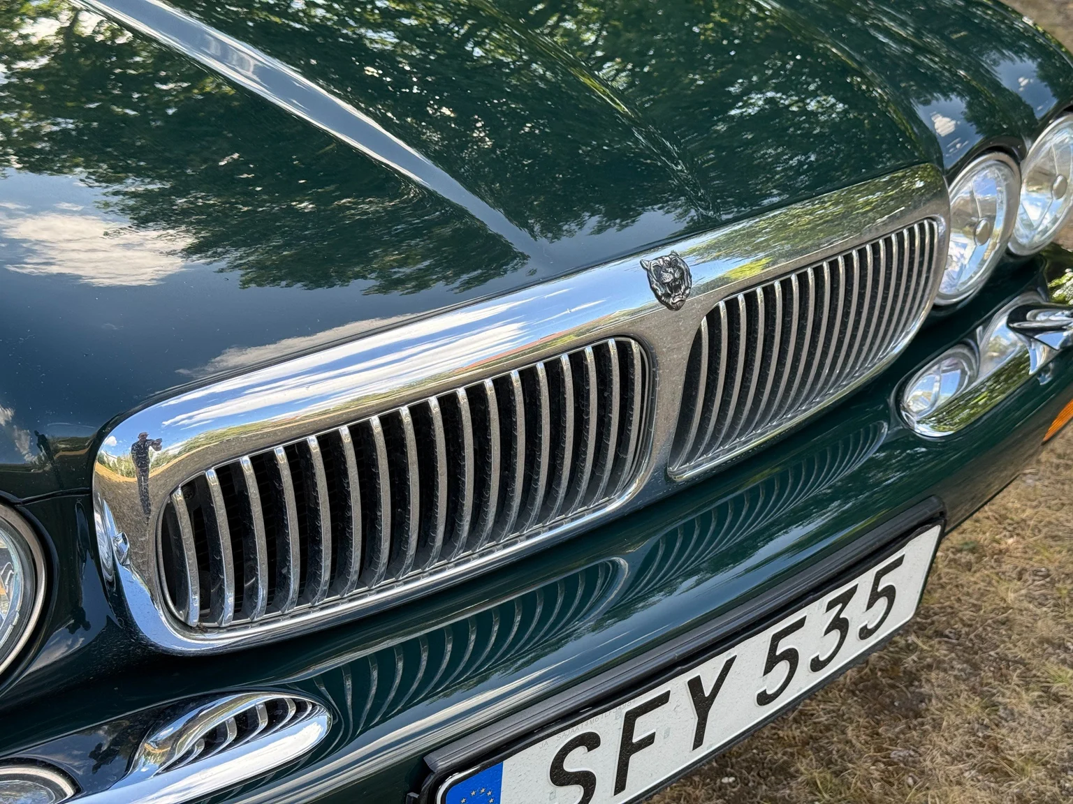 Exterior image of 2001 Jaguar XJ Sovereign 4.0 V8 (19)