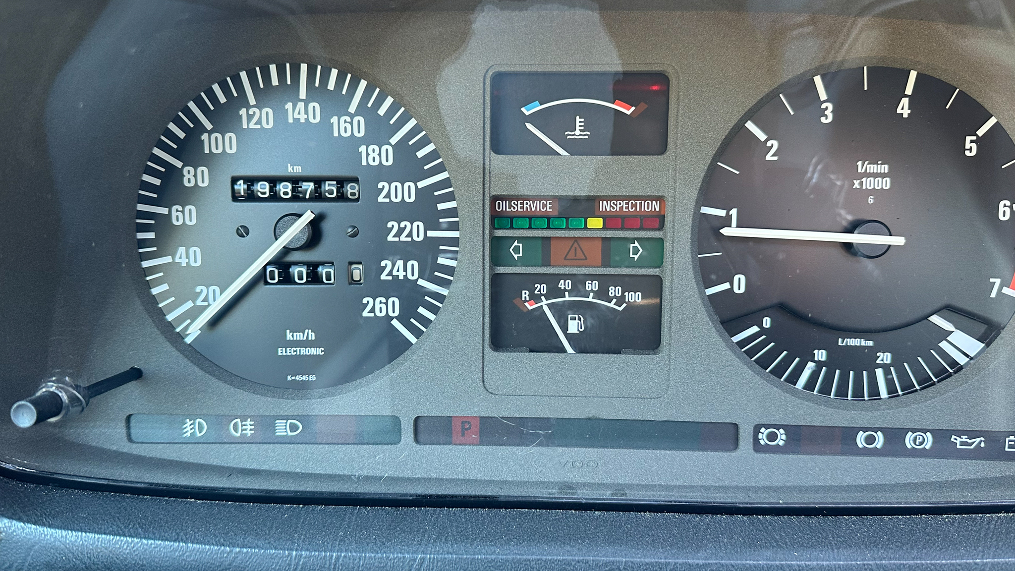 Interiörbild 1984 BMW 745i Executive Automat