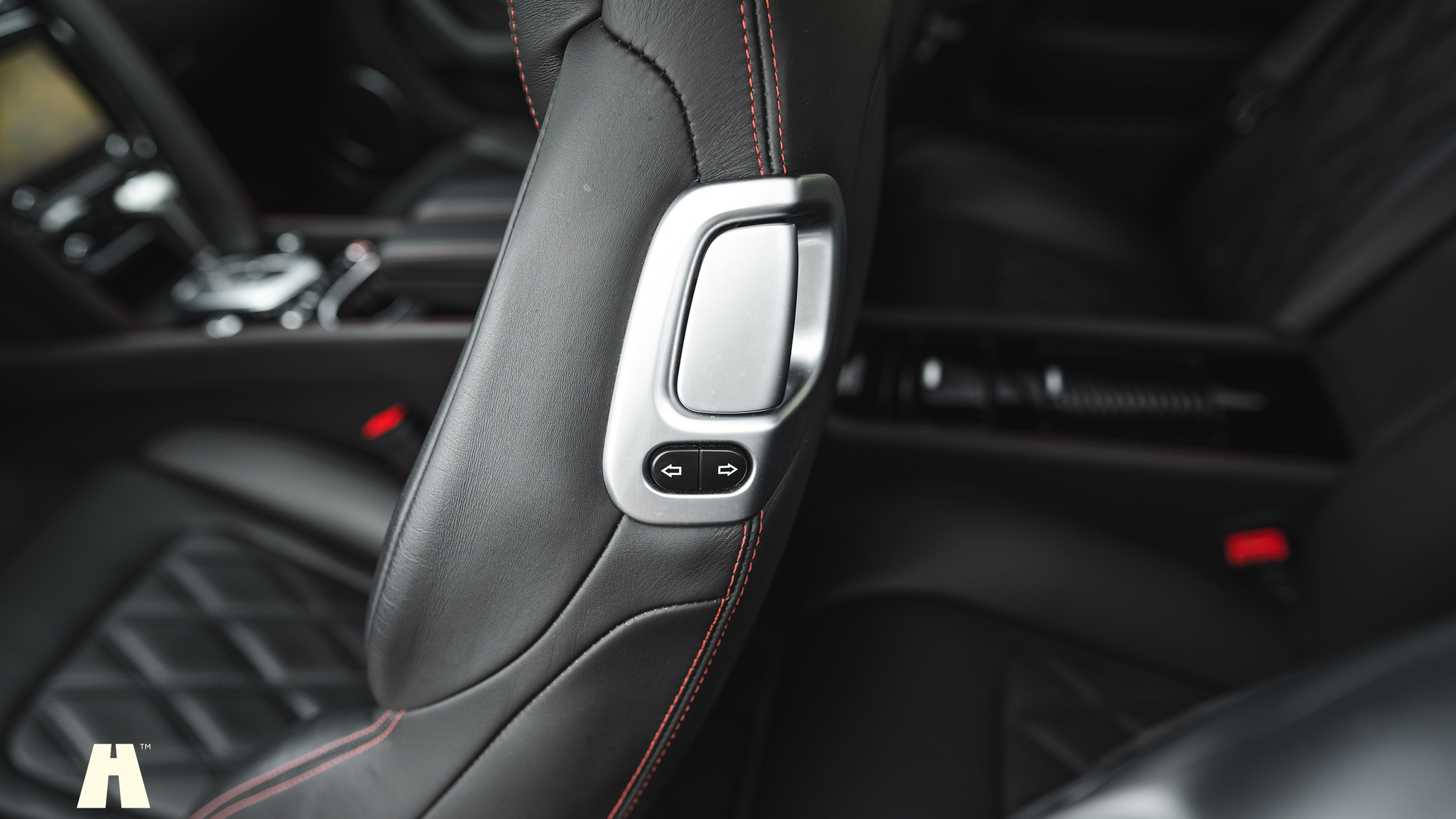 Innenraumfoto von 2013 Bentley Continental GT V8 (40)