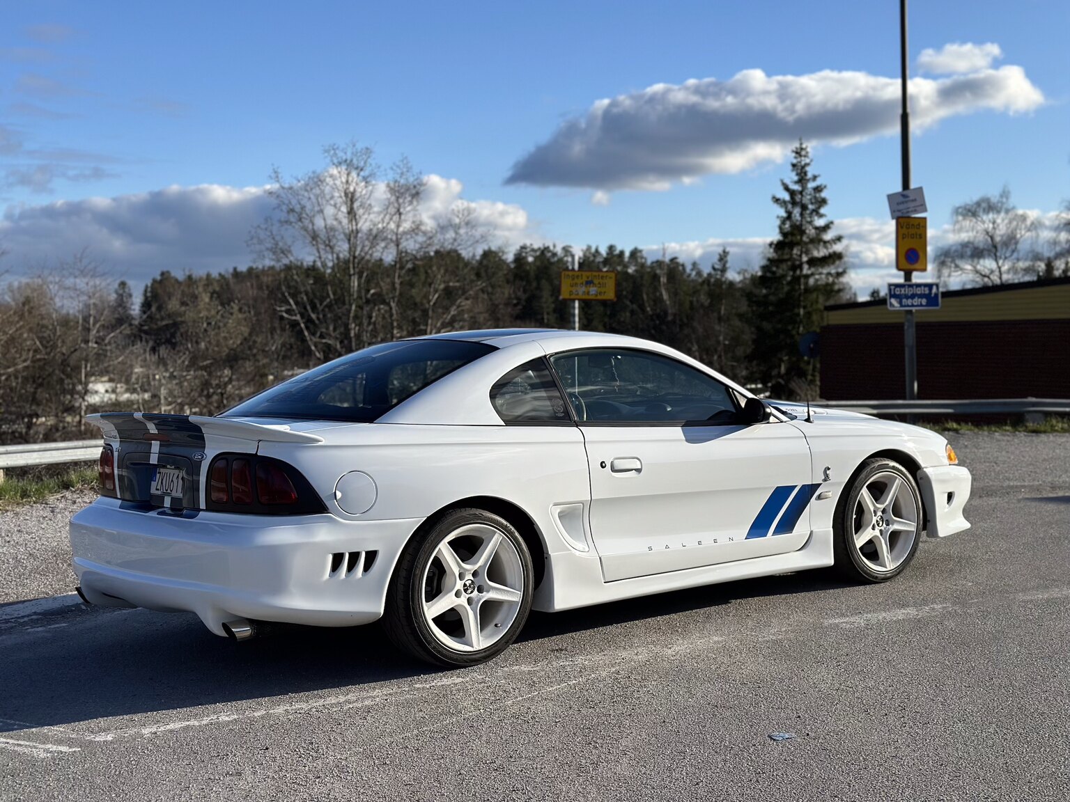Exterior image of 1997 Ford Mustang Saleen S-281 Cobra
