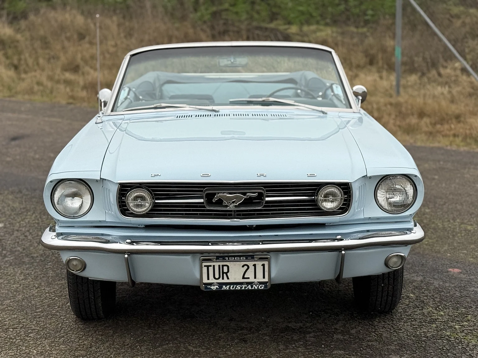 Exteriörbild på 1966 Ford Mustang Convertible 289 V8 (7)