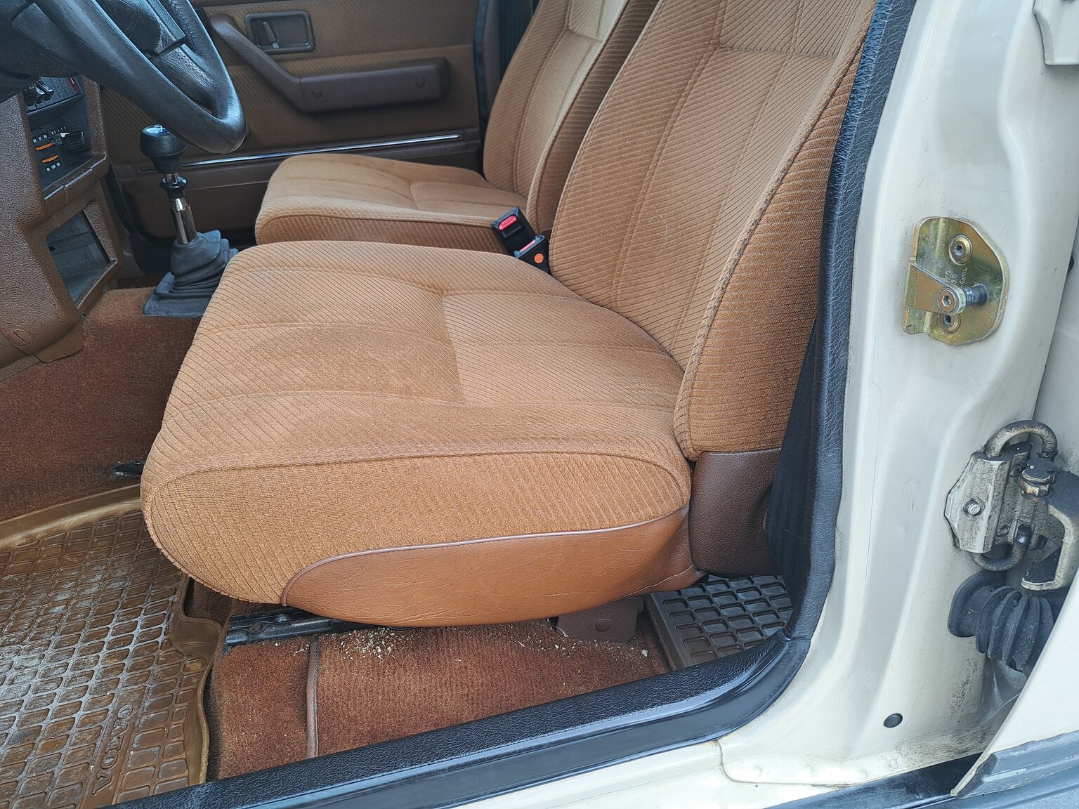Interiörbild 1988 Volvo 240 GL