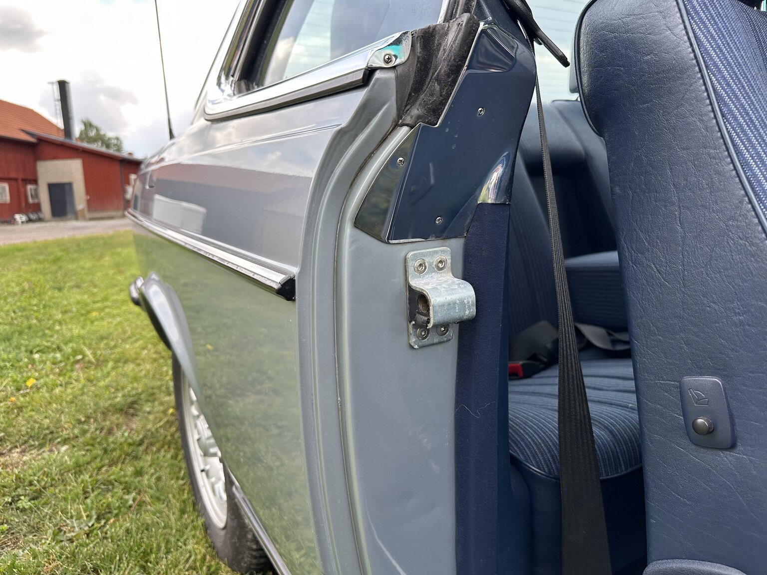 Innenraumfoto von 1984 Mercedes-Benz 230 CE