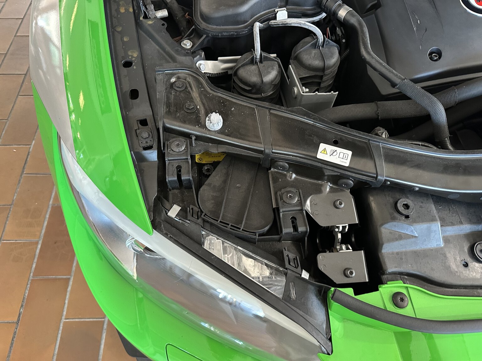 Image of 2013 ALPINA B3 GT3 mechanics