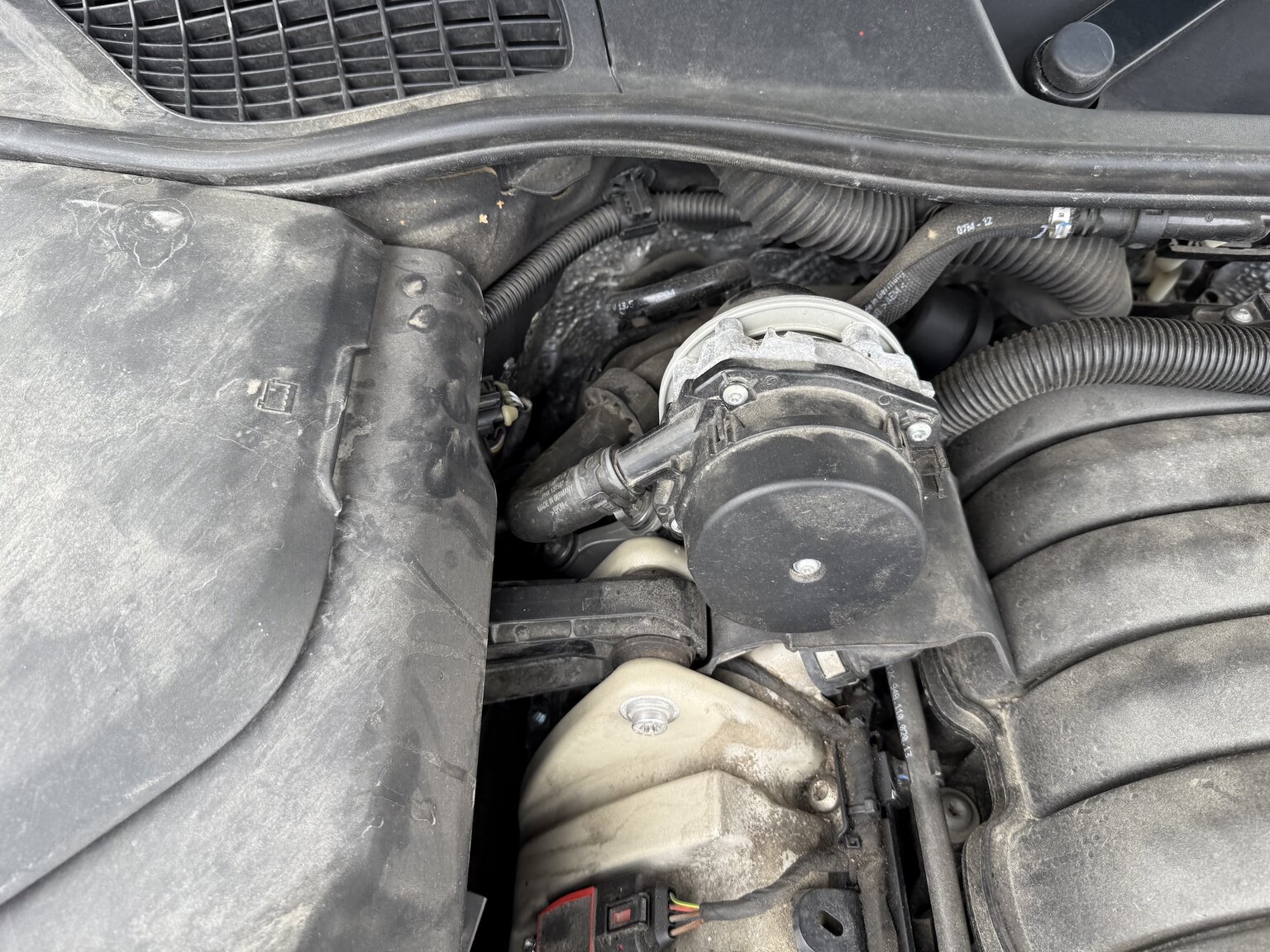 Image of 2013 Porsche Cayenne GTS mechanics