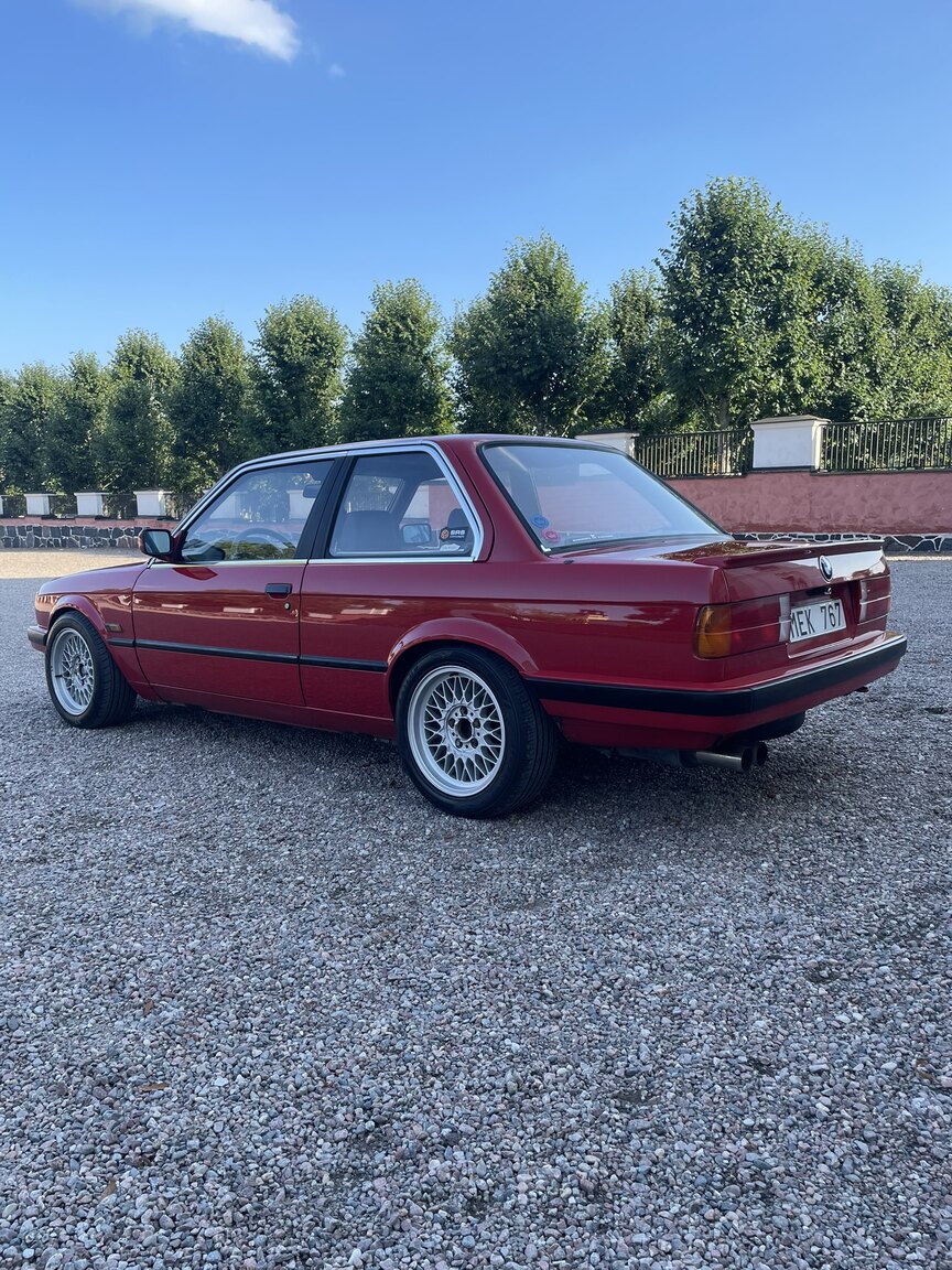 Aussenfoto 1987 BMW 320i