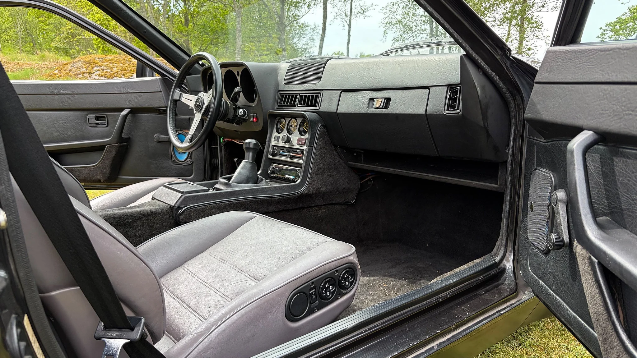Innenraumfoto von 1983 Porsche 944 1,8 TFSI Targa  (24)