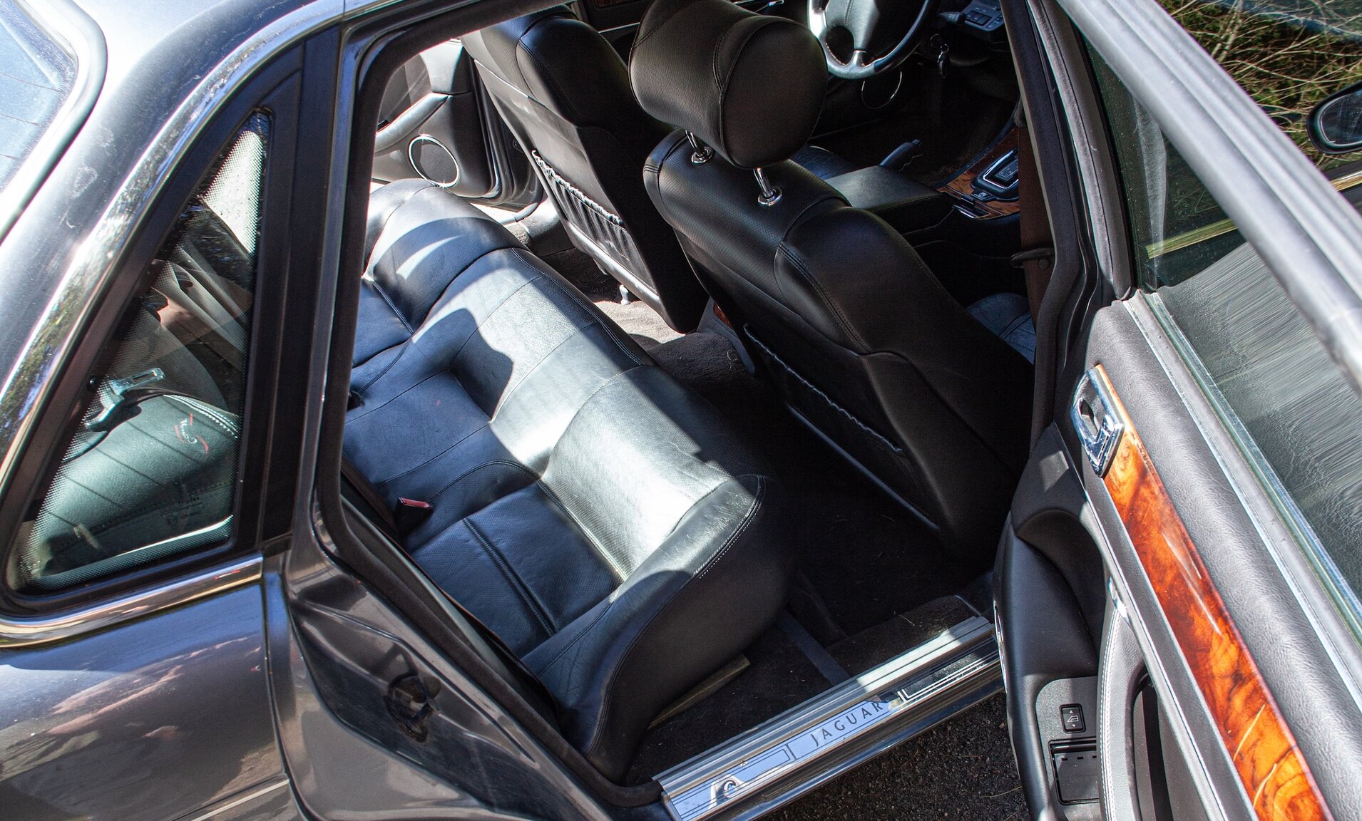Interior image of 1997 Jaguar XJ6 3.2