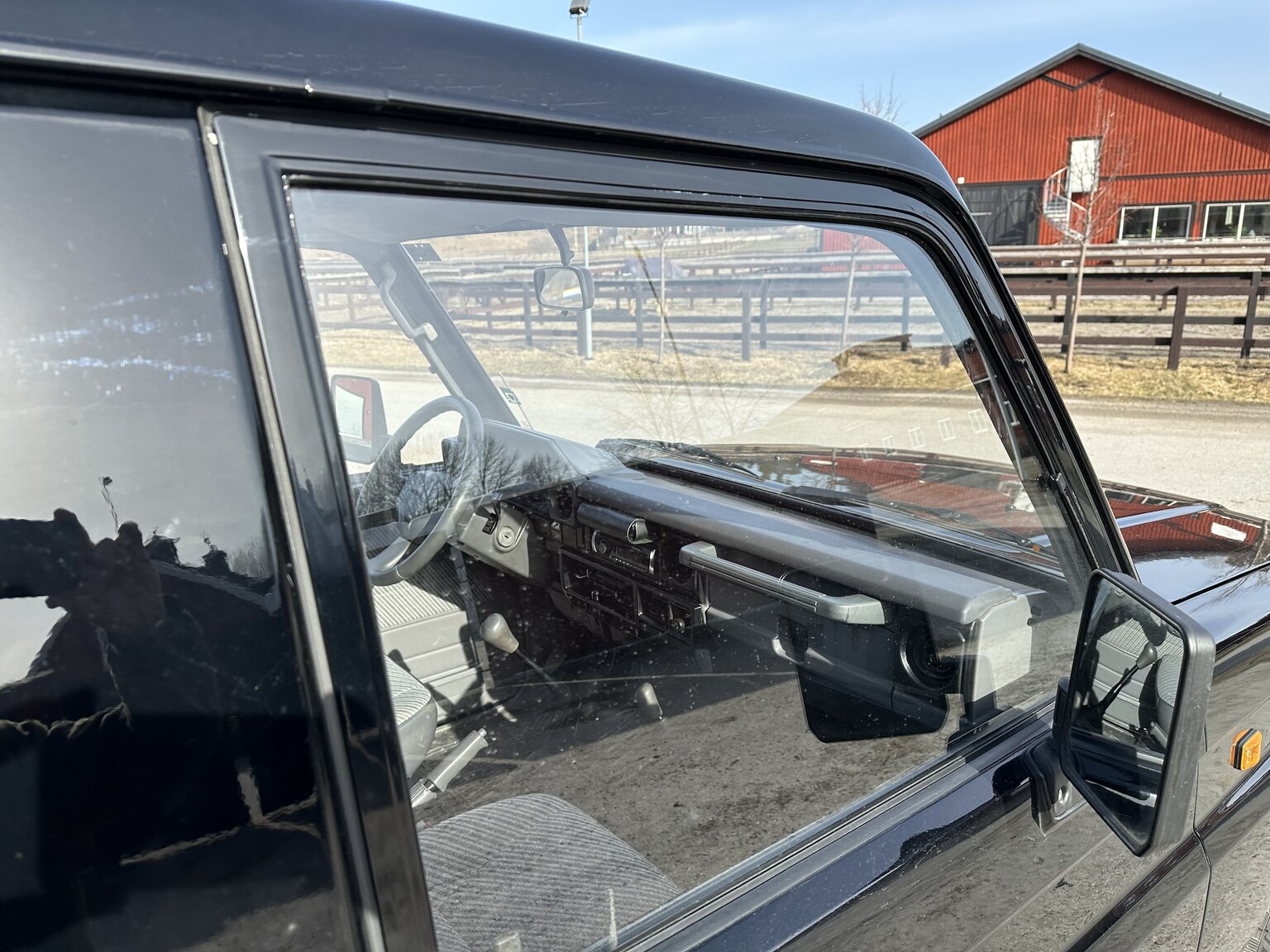 Exterior image of 1993 Toyota Land Cruiser Serie 70