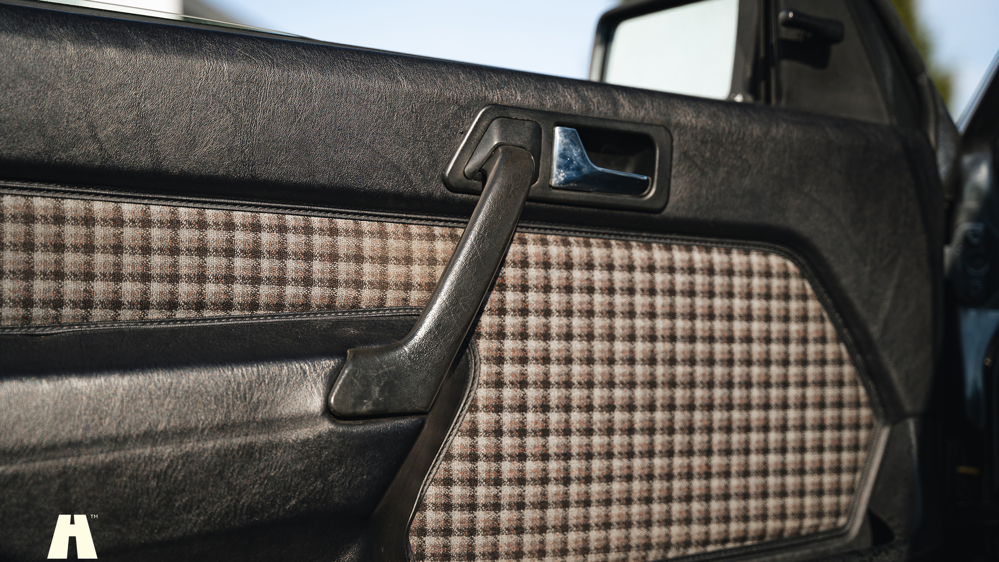 Innenraumfoto von 1992 Mercedes-Benz 190E 2.5-16 Cosworth
