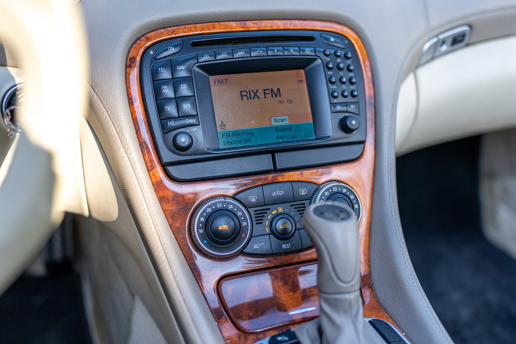 Innenraumfoto von 2002 Mercedes-Benz SL 500