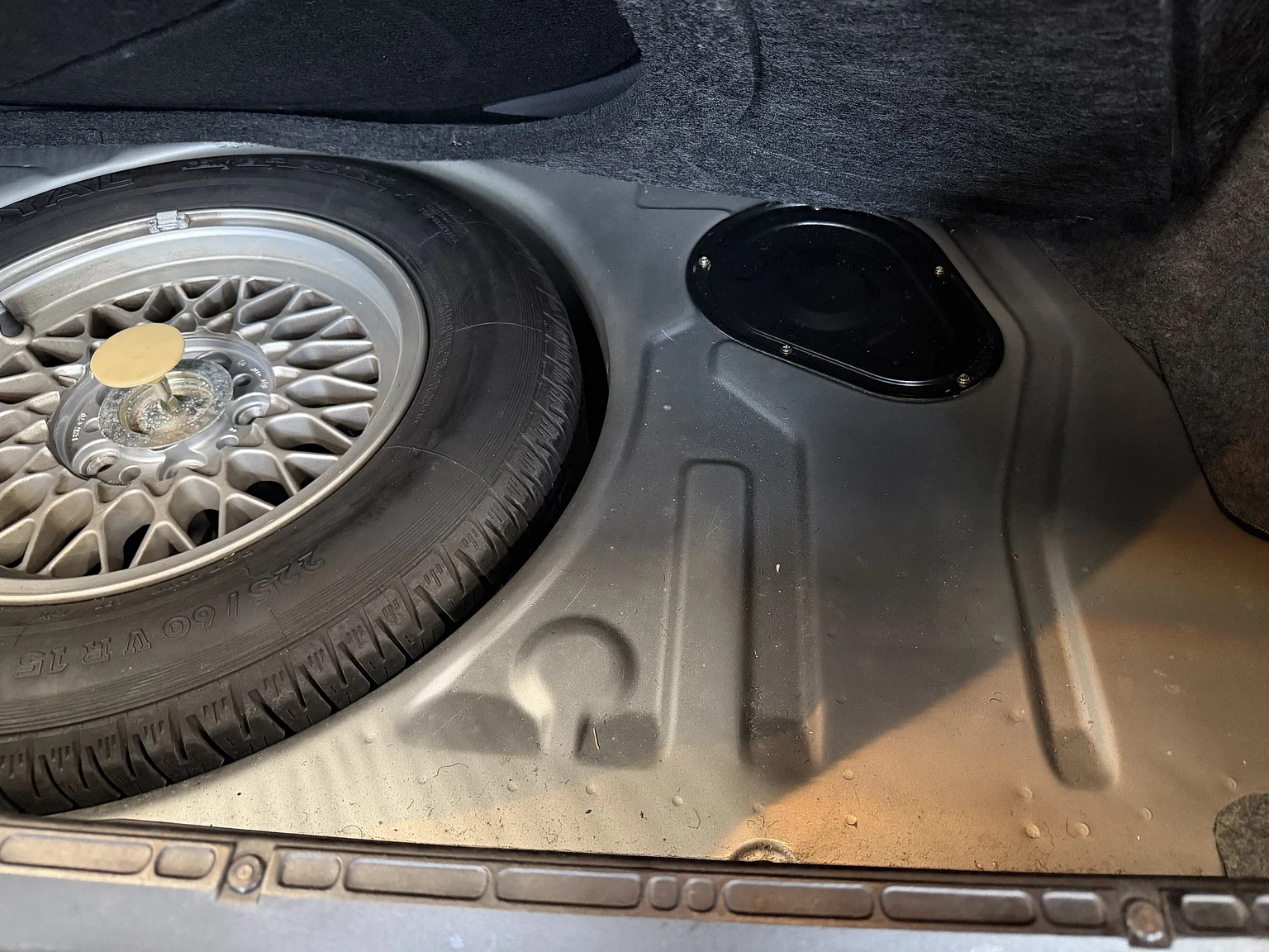 Interior image of 1988 BMW 535i - NO RESERVE (20)