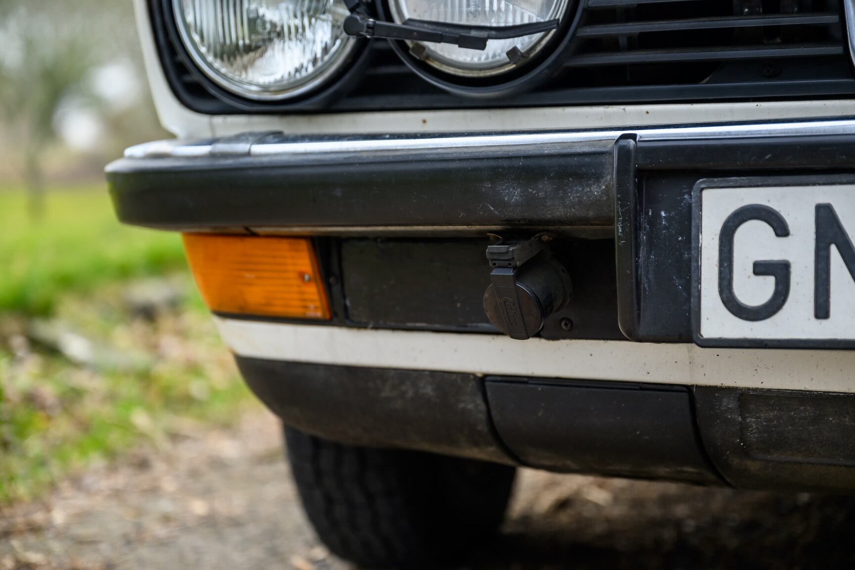 Exterior image of 1986 BMW 520i